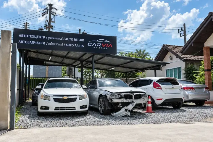 Въезд в Carvia Garage