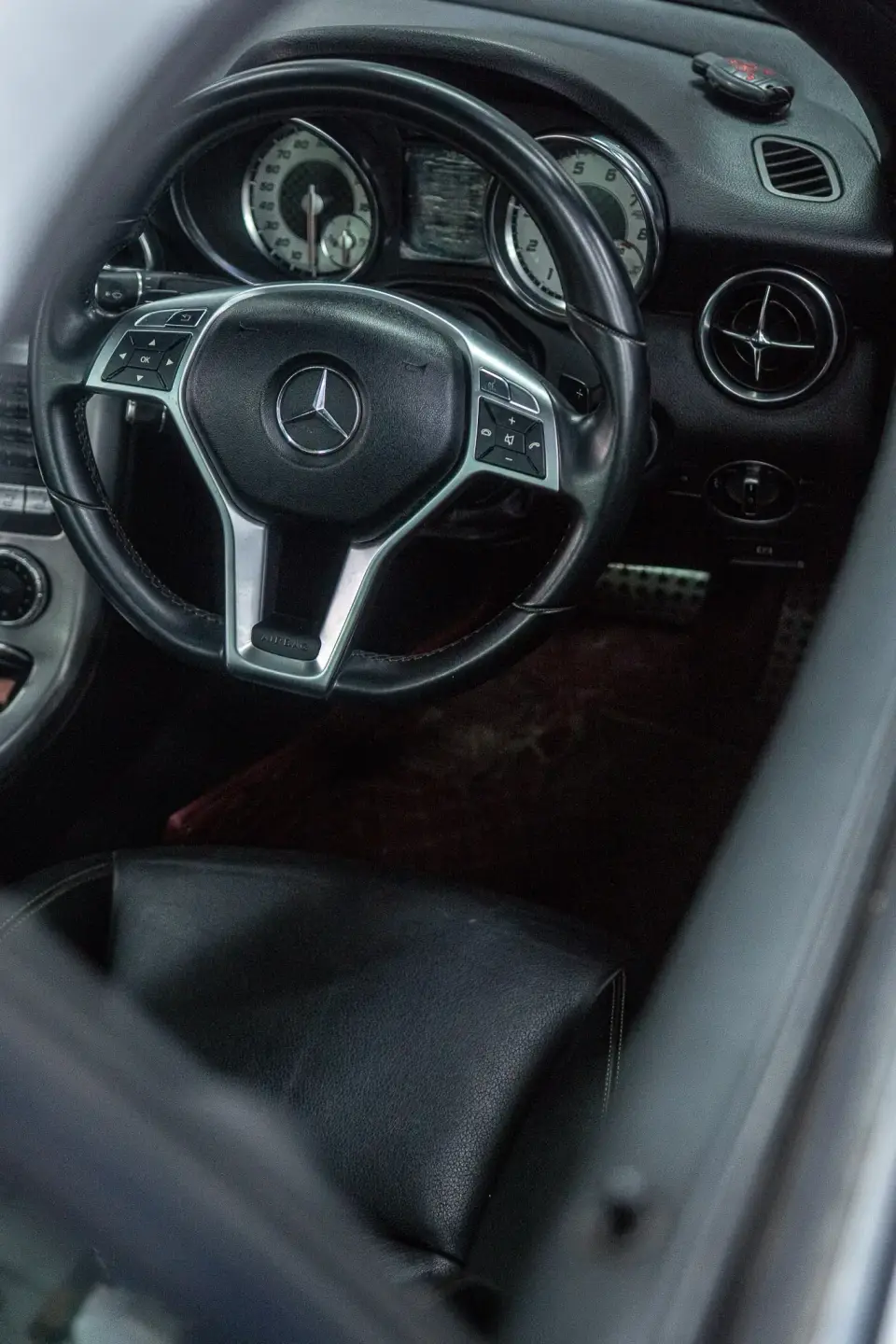 Салон Mercedes-Benz
